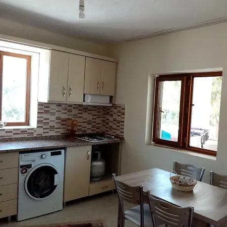 Palamutbuku Simsek Apaer Apartament *